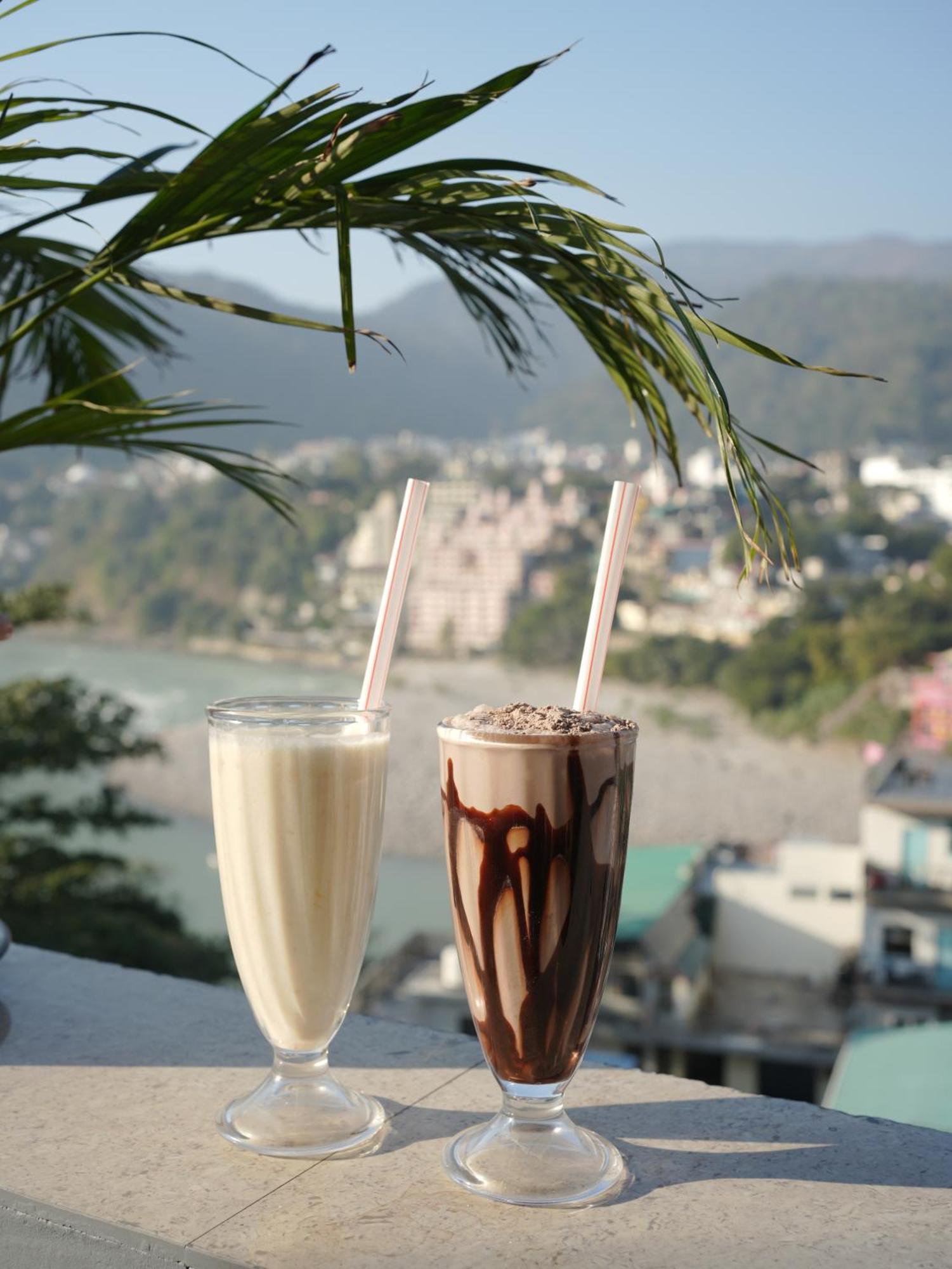 Skyard Rishikesh, Laxman Jhula Hostel Kültér fotó
