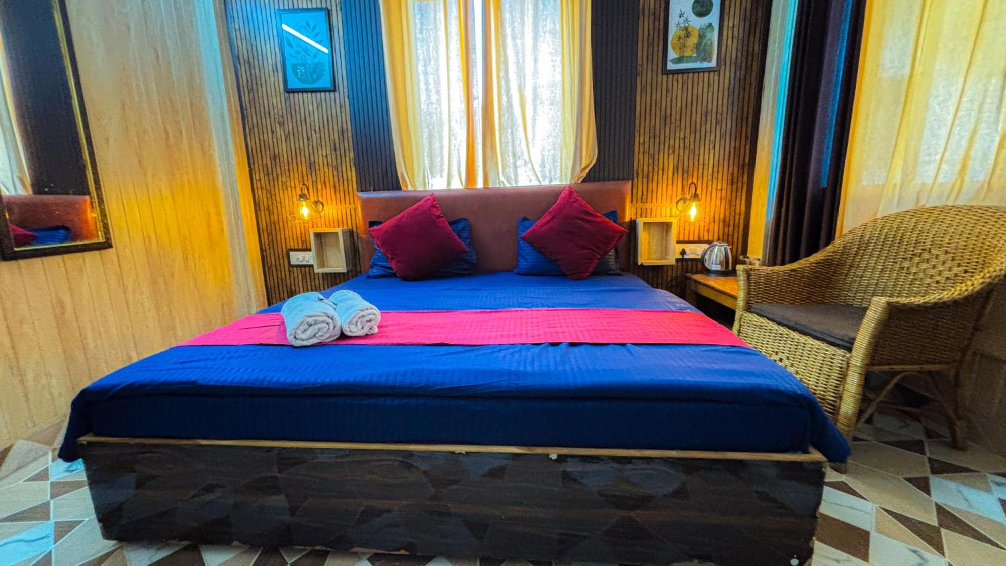 Skyard Rishikesh, Laxman Jhula Hostel Kültér fotó